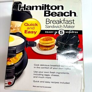 Breakfast sandwich maker